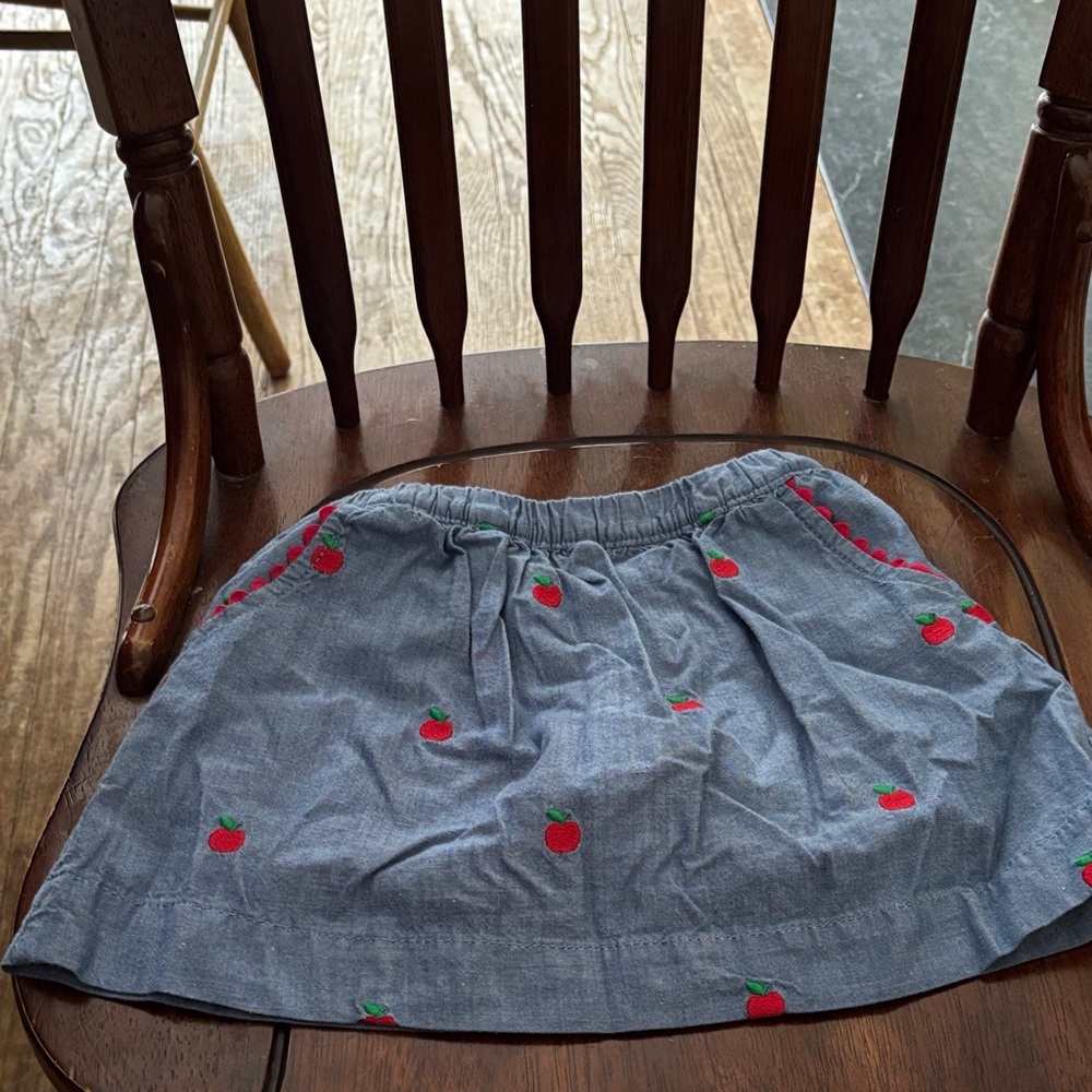 Gymboree Size 4T Denim w Red Apples Skort